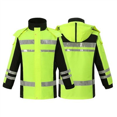 Безпека в дощові дні - світловідбиваючий плащ