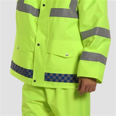 Чому світловідбиваючий одяг дуже популярний?