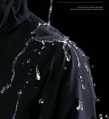 Світловідбиваючий плащ поєднує в собі стиль і безпеку